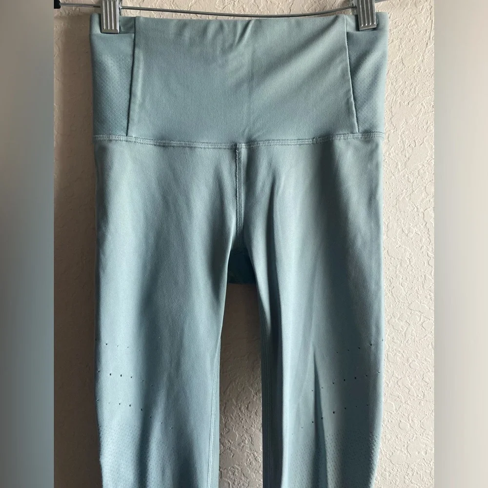 Lululemon Zoned In Tight 27” Leggings with Envelope Pocket in Blue Cast ~ Size 4 - Picture 4 of 9